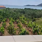 Apartment Apartments Antonela With Seavies Tribunj (Sibenik-Knin)