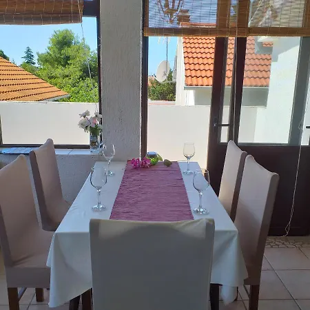 Antonela With Seavies