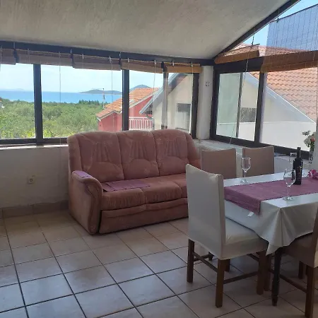 Daire Antonela With Sea View