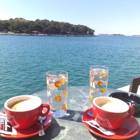 Antonela With Seavies