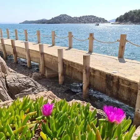 Daire Antonela With Sea View Tribalj