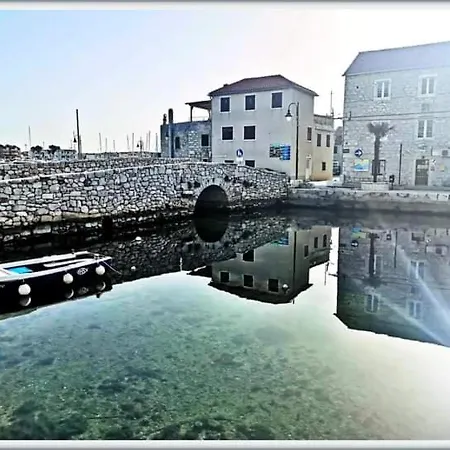 Daire Antonela With Sea View *