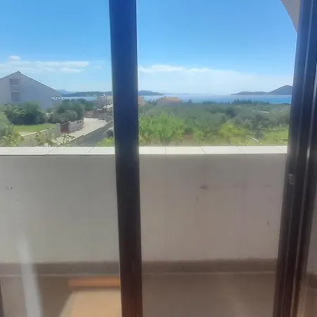 Apartments Antonela With Seavies Apartman