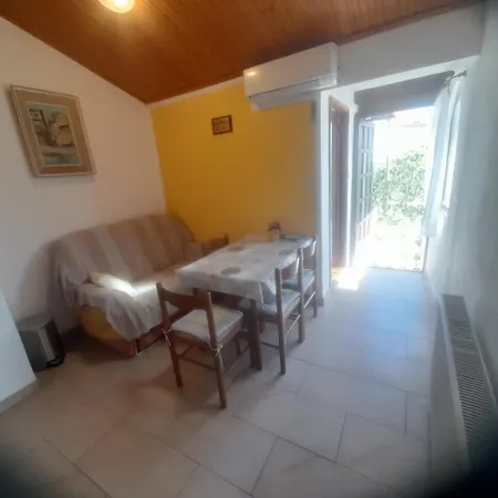 Daire Antonela With Sea View Tribalj