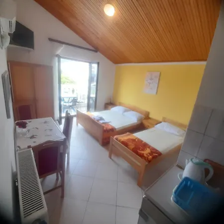 Apartments Antonela With Seavies * Tribunj (Sibenik-Knin)