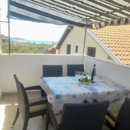 Antonela With Sea View Daire