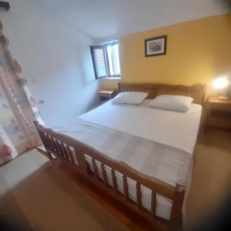 Apartments Antonela With Seavies Apartman