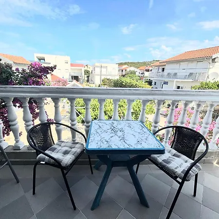 Daire Antonela With Sea View *