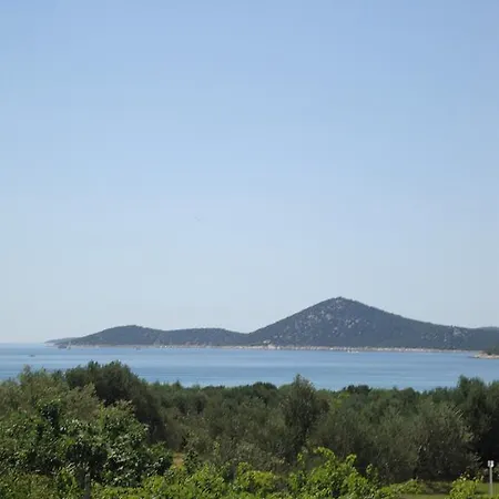 Antonela With Sea View דירה Tribalj