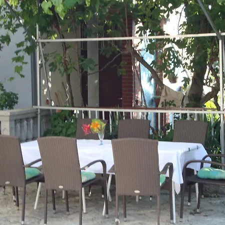 Antonela With Seavies Apartamento