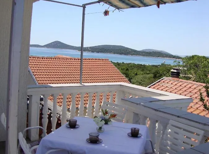 Antonela With Seavies