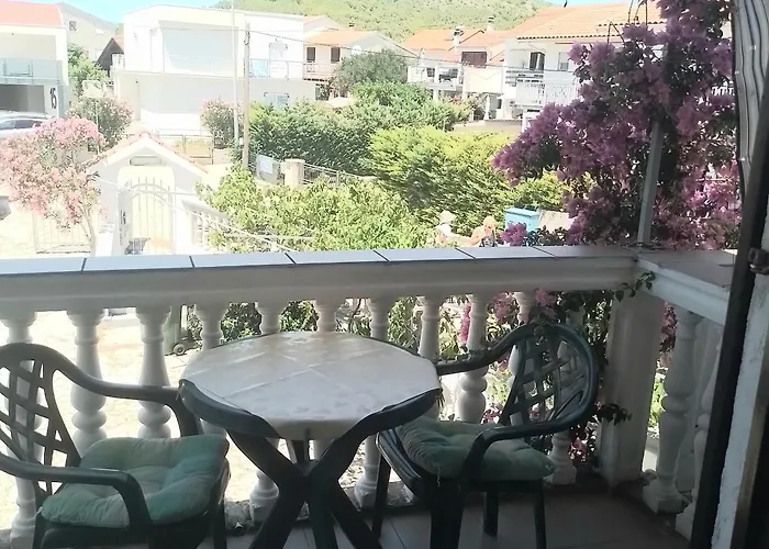 Antonela With Seavies *