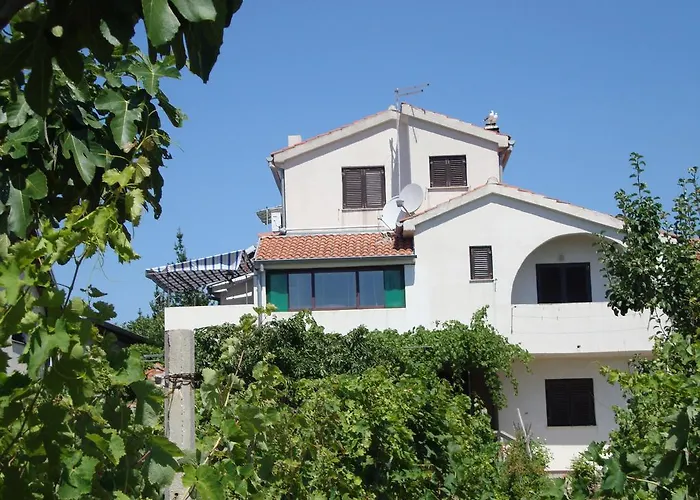 Antonela With Seavies *