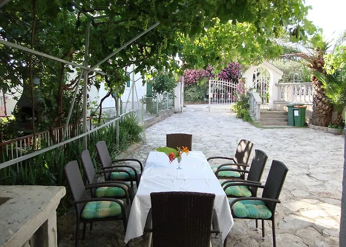 Antonela With Seavies