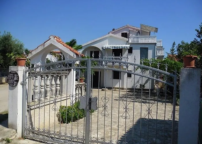 Antonela With Seavies * Tribalj